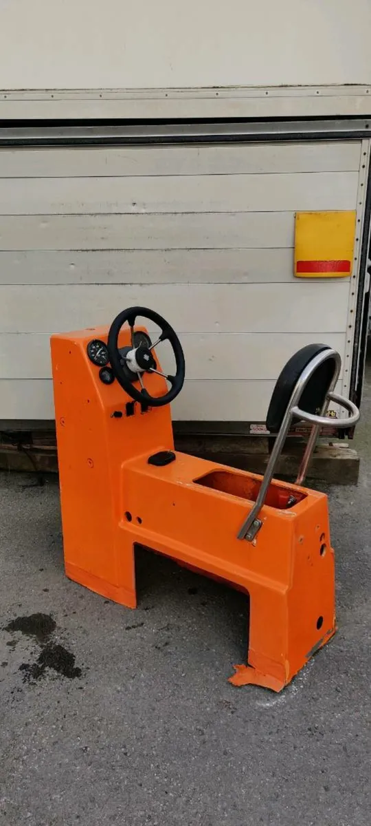 Delta rib console, double seat & A-frame - Image 1