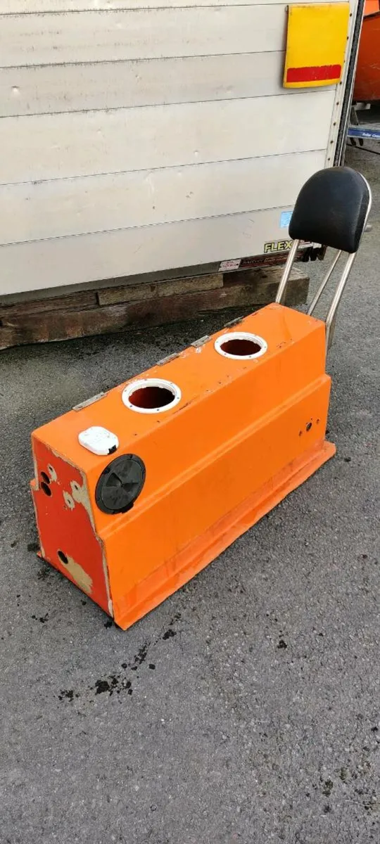 Delta rib console, double seat & A-frame - Image 3