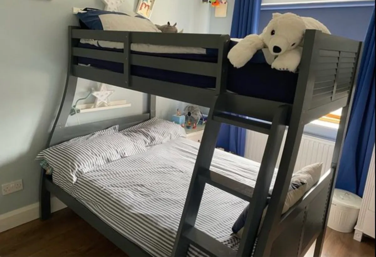 4’6” Bunk bed - single on top double on bottom - Image 2