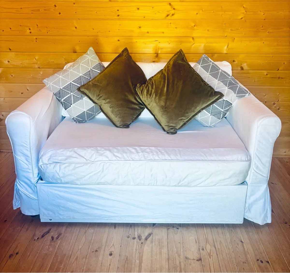 Futon - Image 1
