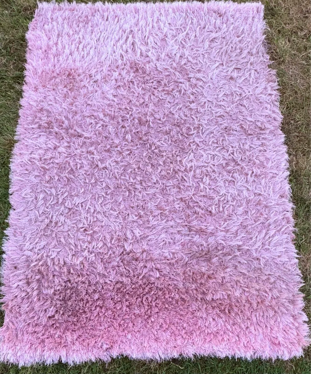 Pink Carpet - Image 2