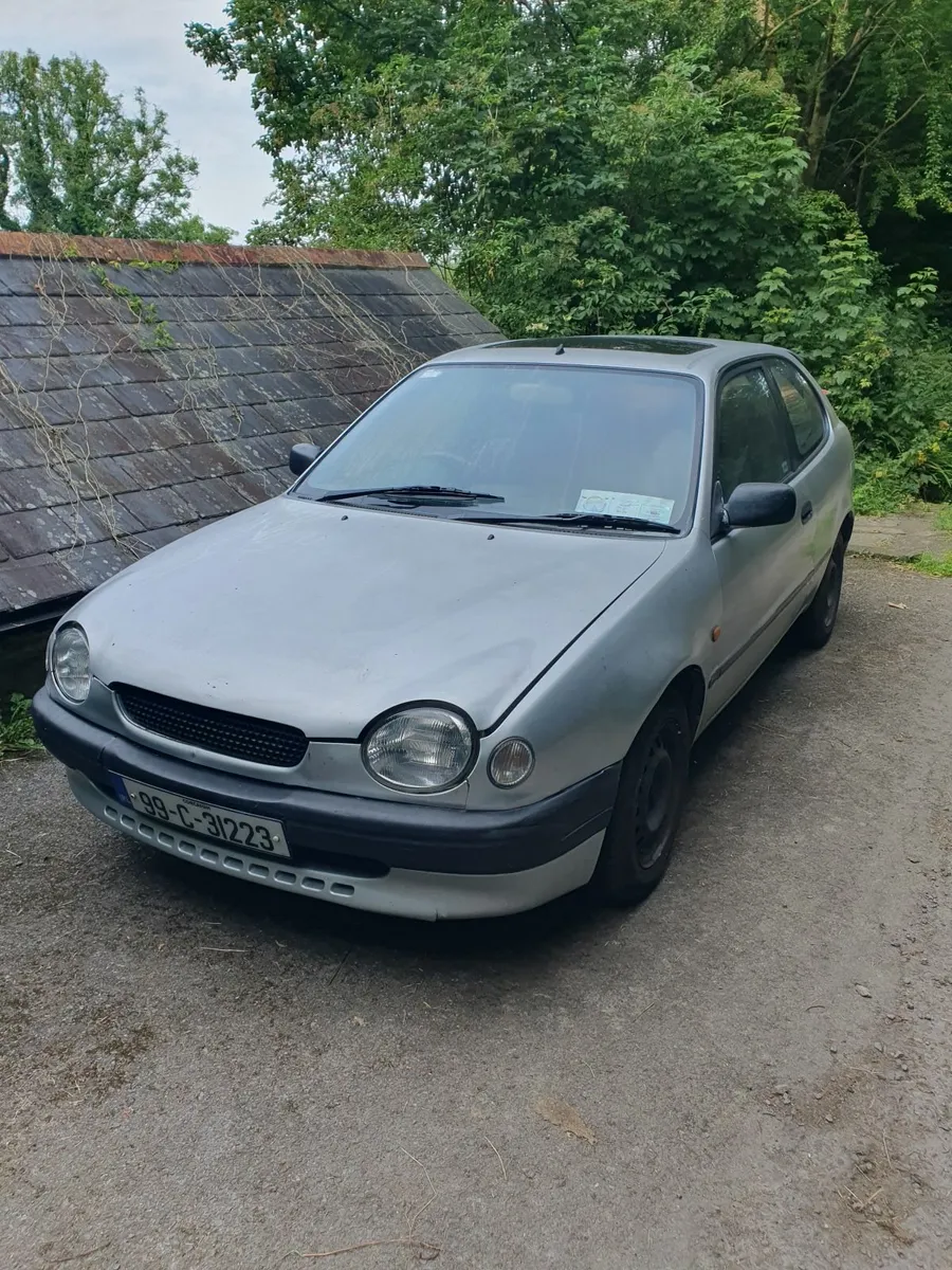 Toyota Corolla 1999 - Image 2