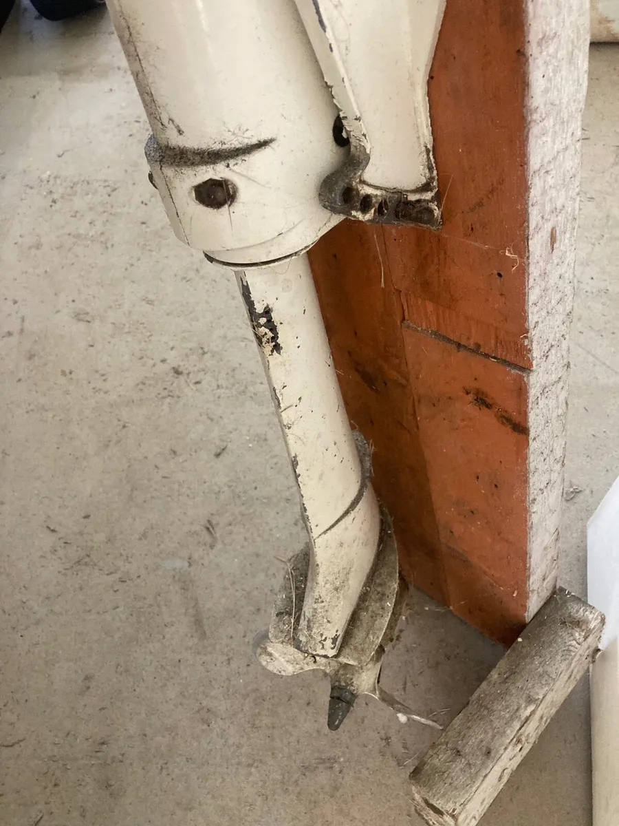 Outboard Motor - Image 4