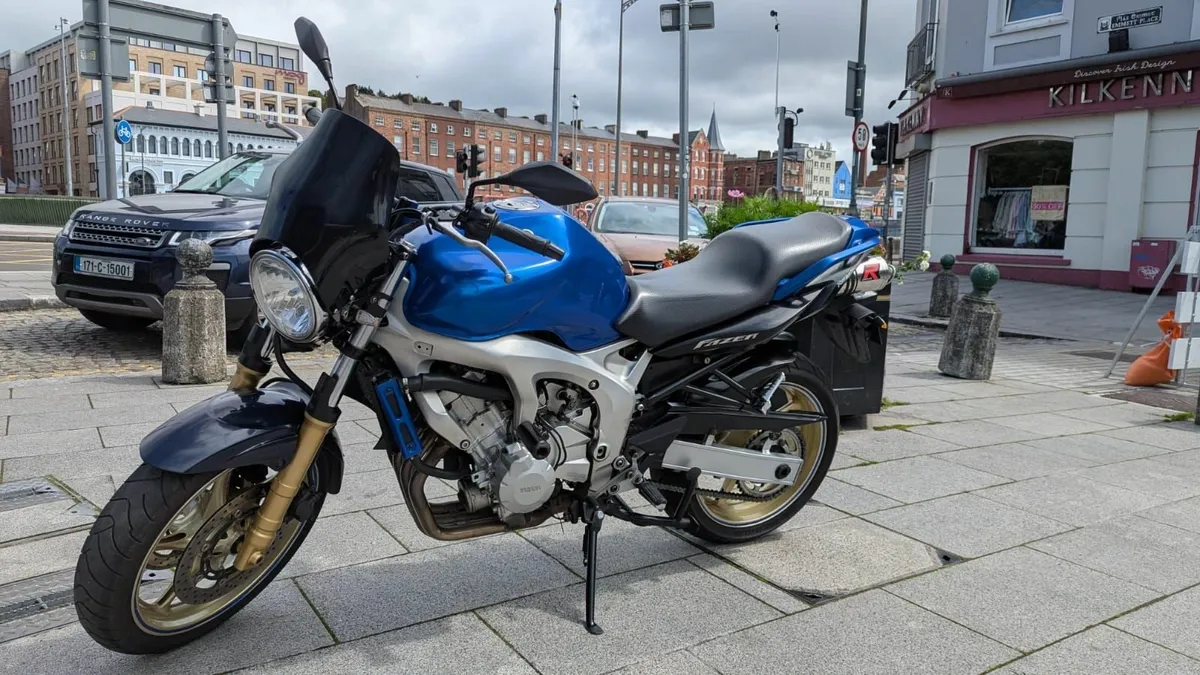 YAMAHA Fazer 2004 FZ6 - Image 1