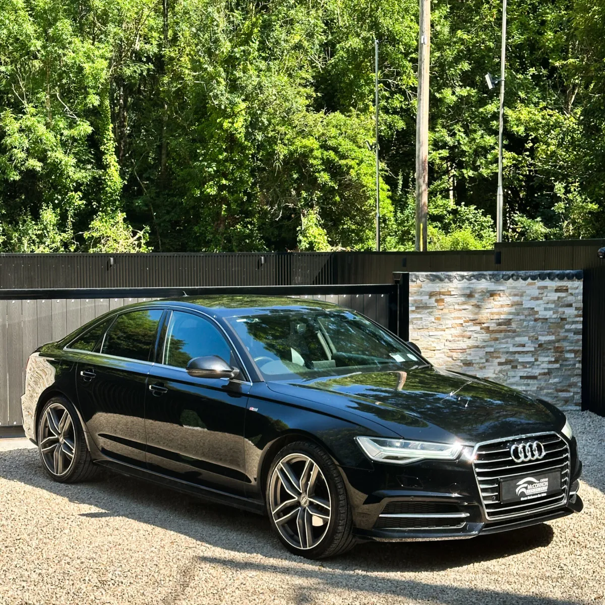 2016 (161) Audi A6 S-Line Ultra 180BHP **LOW MILES - Image 1