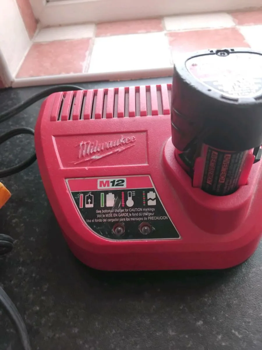 Milwaukee 12v drill - Image 3
