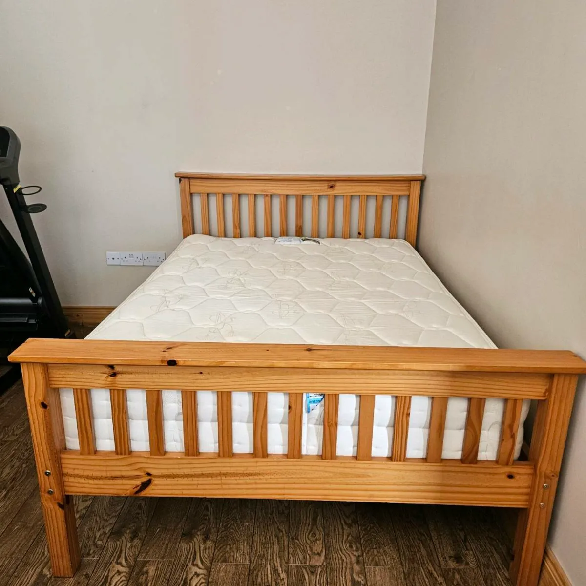 Bed and mattress - Image 1
