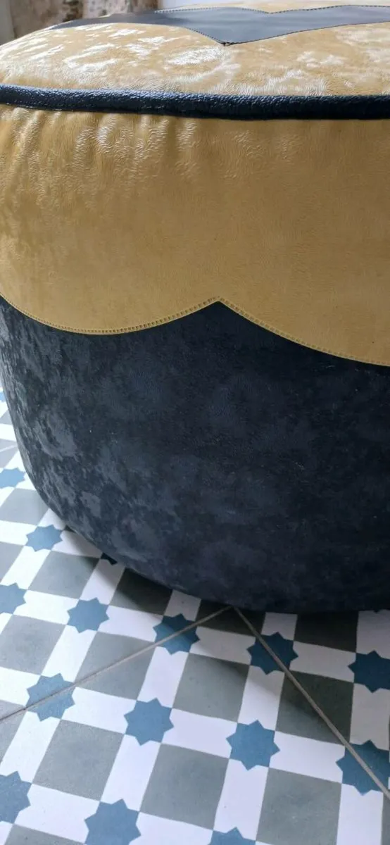 Mid-century Round Drum Pouffe - Image 4