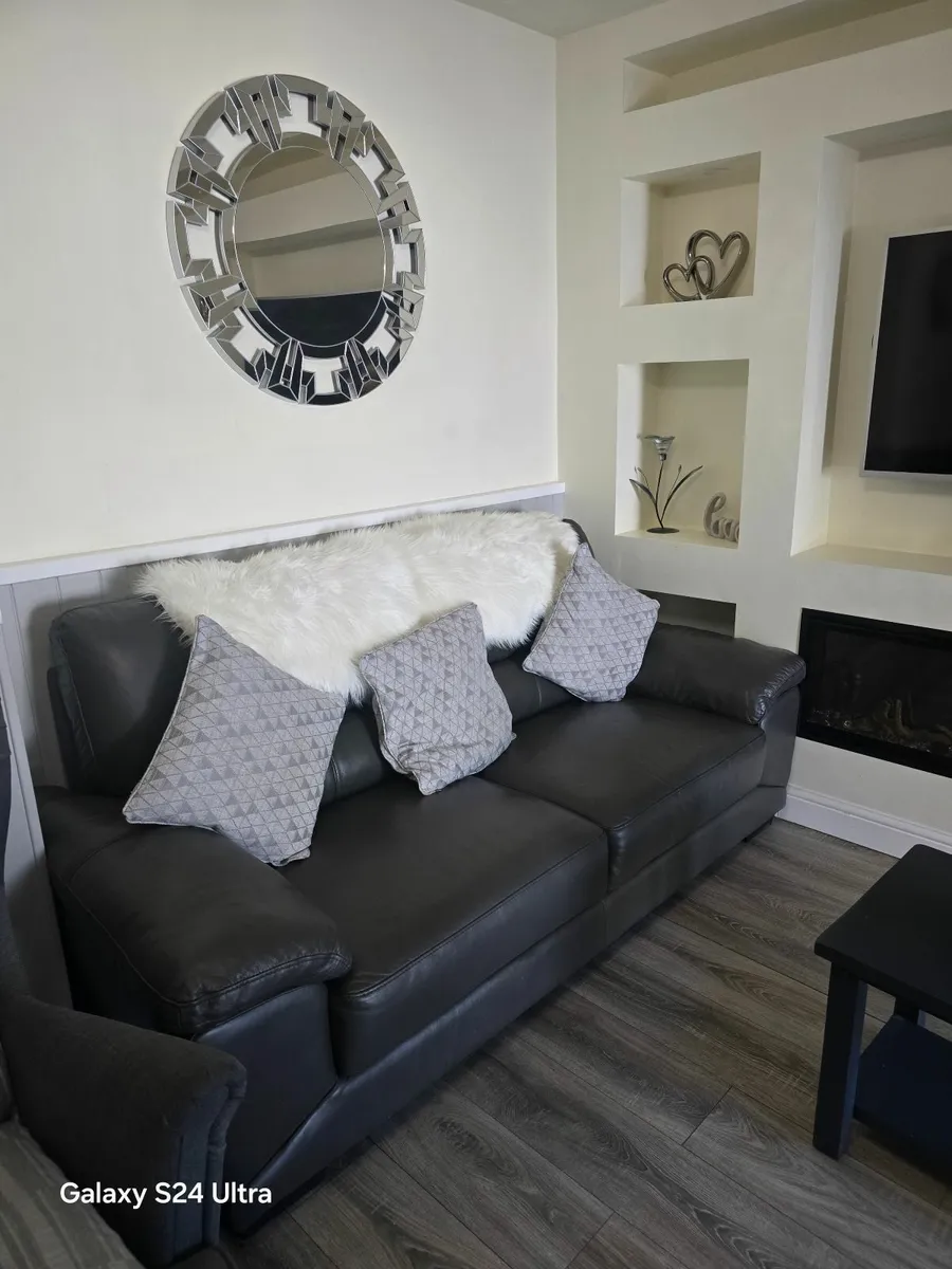 Couch - Image 3