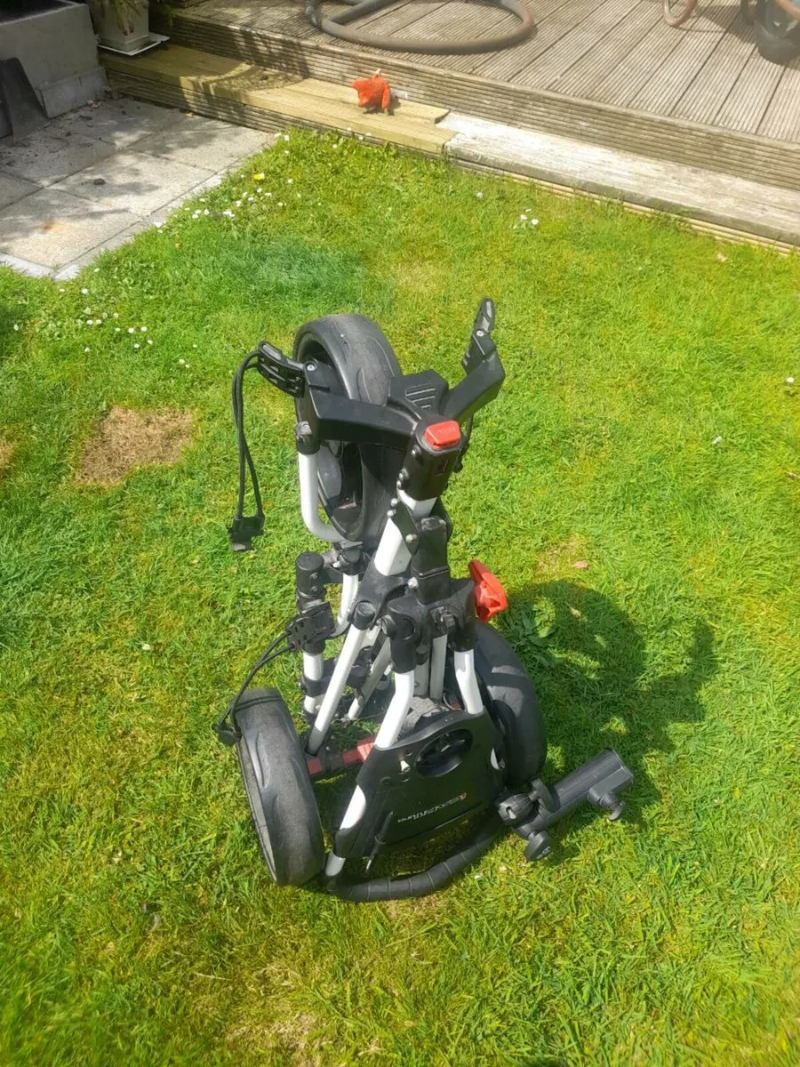 Golf bag & Trolley - Image 1