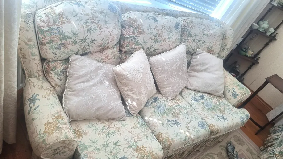 Vintage three seater foral sofa - Image 3