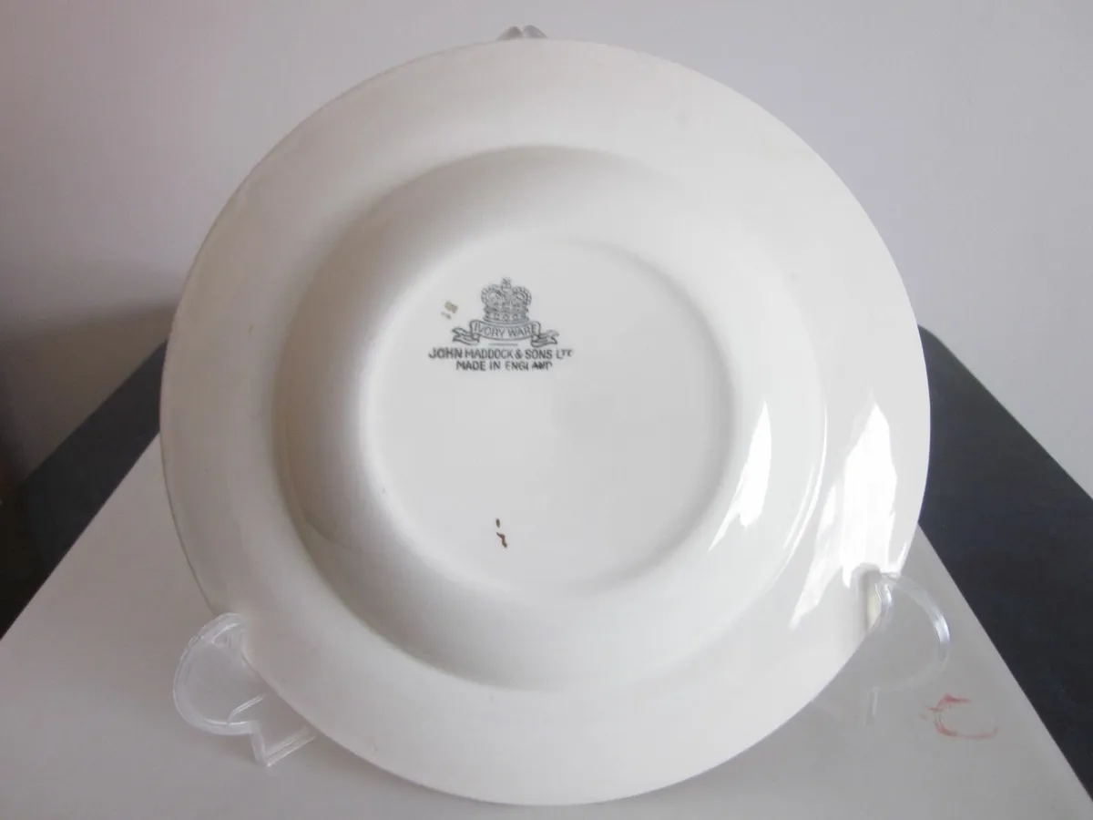 John Maddock & Sons Ltd Part Dinner Service 1940's - Image 3