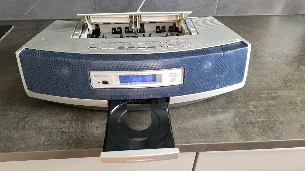 Radio cassette cd player - Image 1
