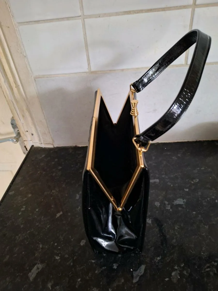 Genuine vintage Clarks patent leather handbag - Image 4