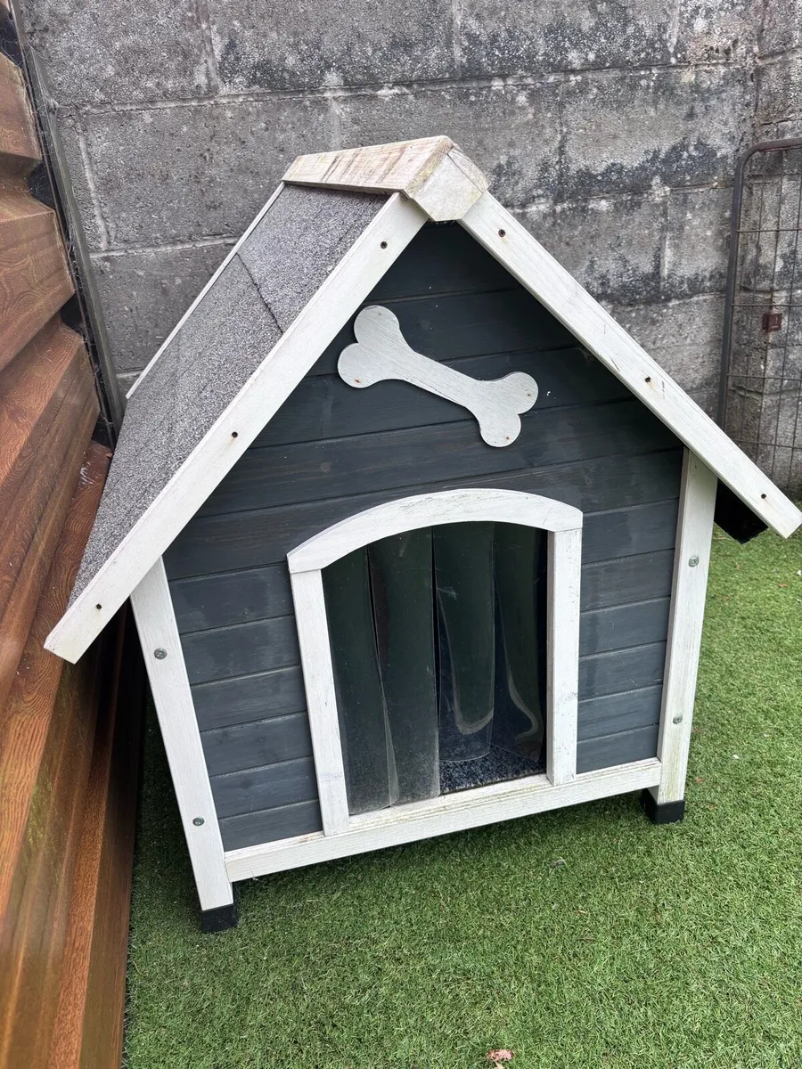 Dog house - Image 1