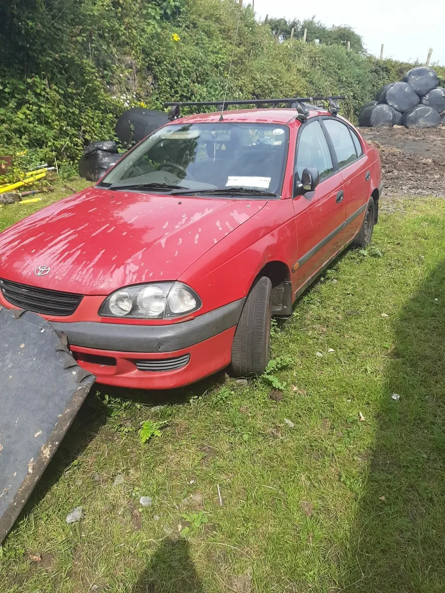 Toyota Avensis 1998 - Image 1