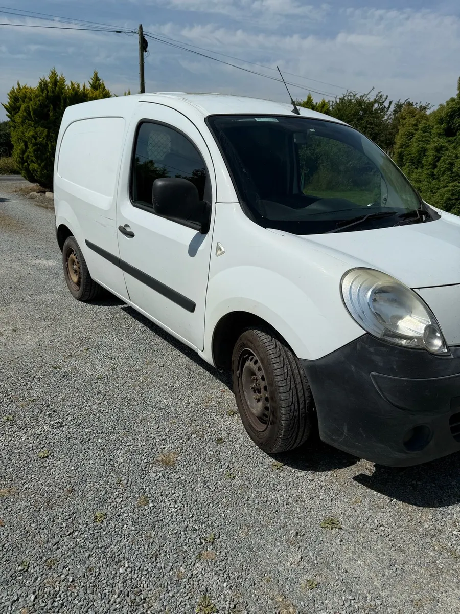Van - Image 4