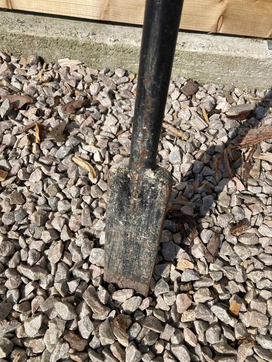 Roughneck Posthole Digger 17 lb – 69in x 1in Shank - Image 2