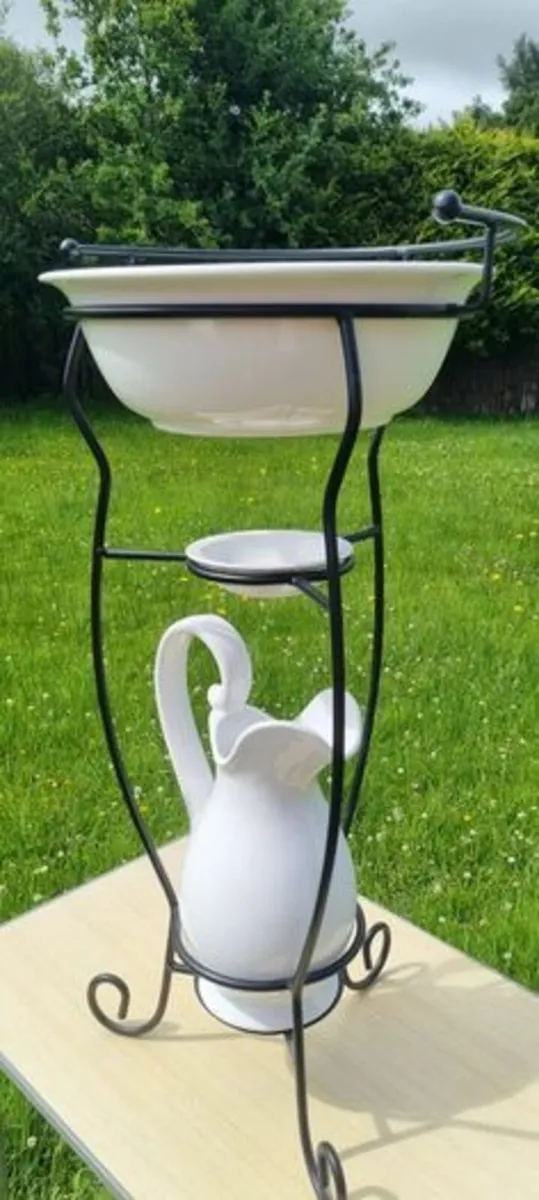 Vintage washbasin on a metal stand - Image 3