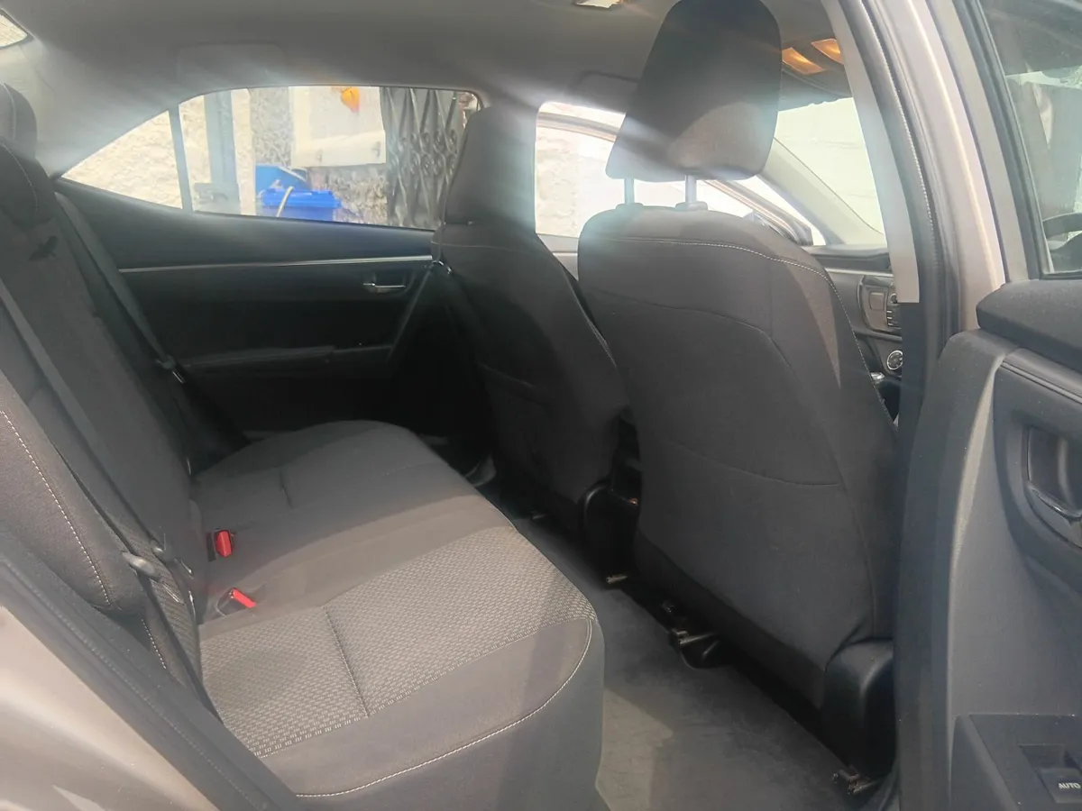 Toyota Corolla 2016 - Image 2