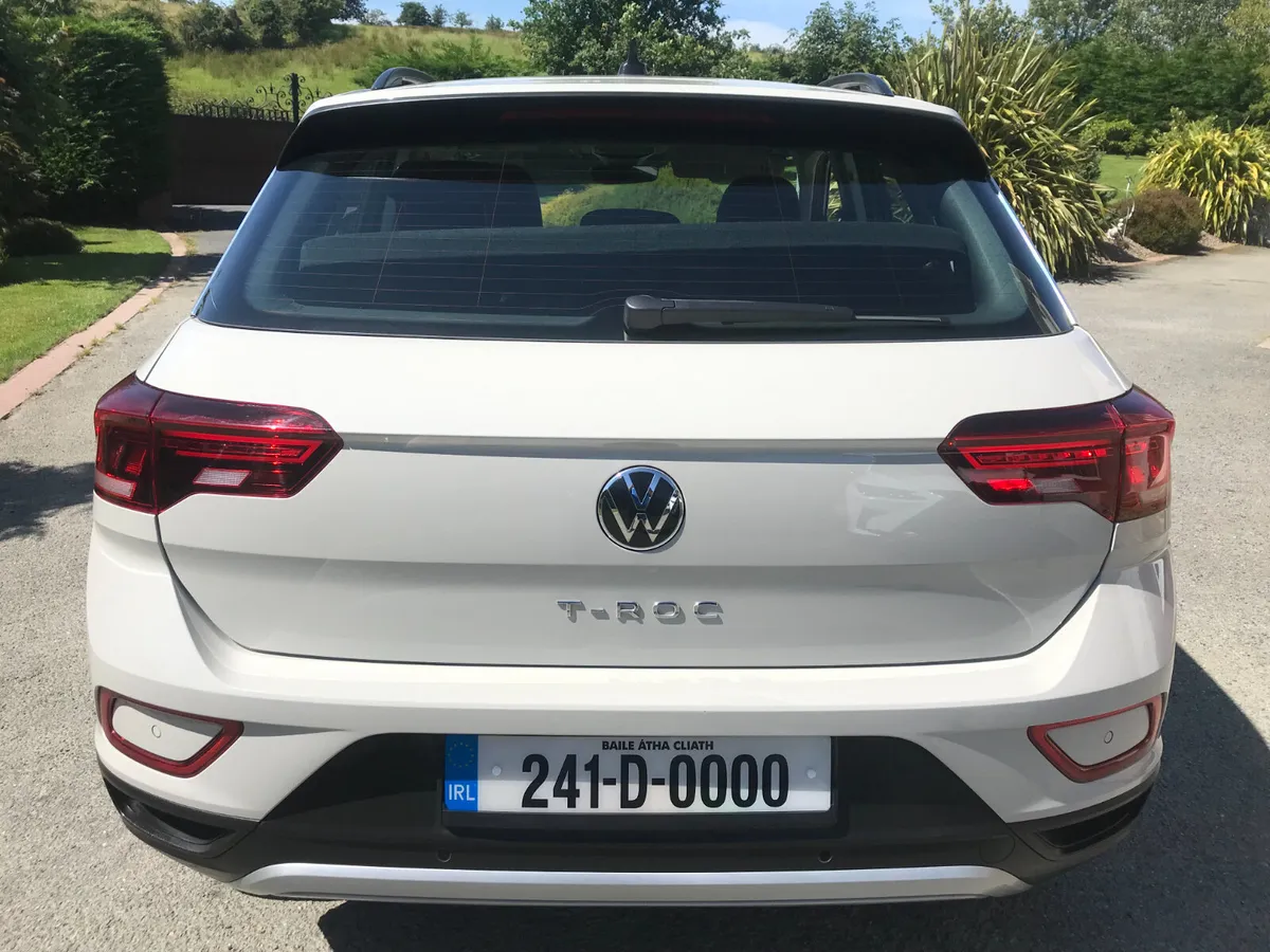 VOLKSWAGEN T-ROC 1.0L TSI PETROL LIFE... - Image 4