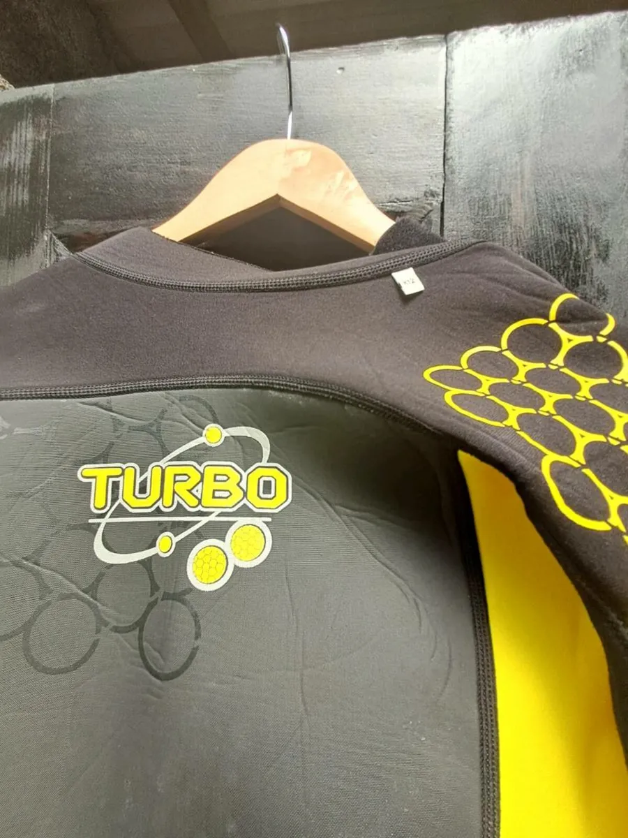 Wet suits - Image 4