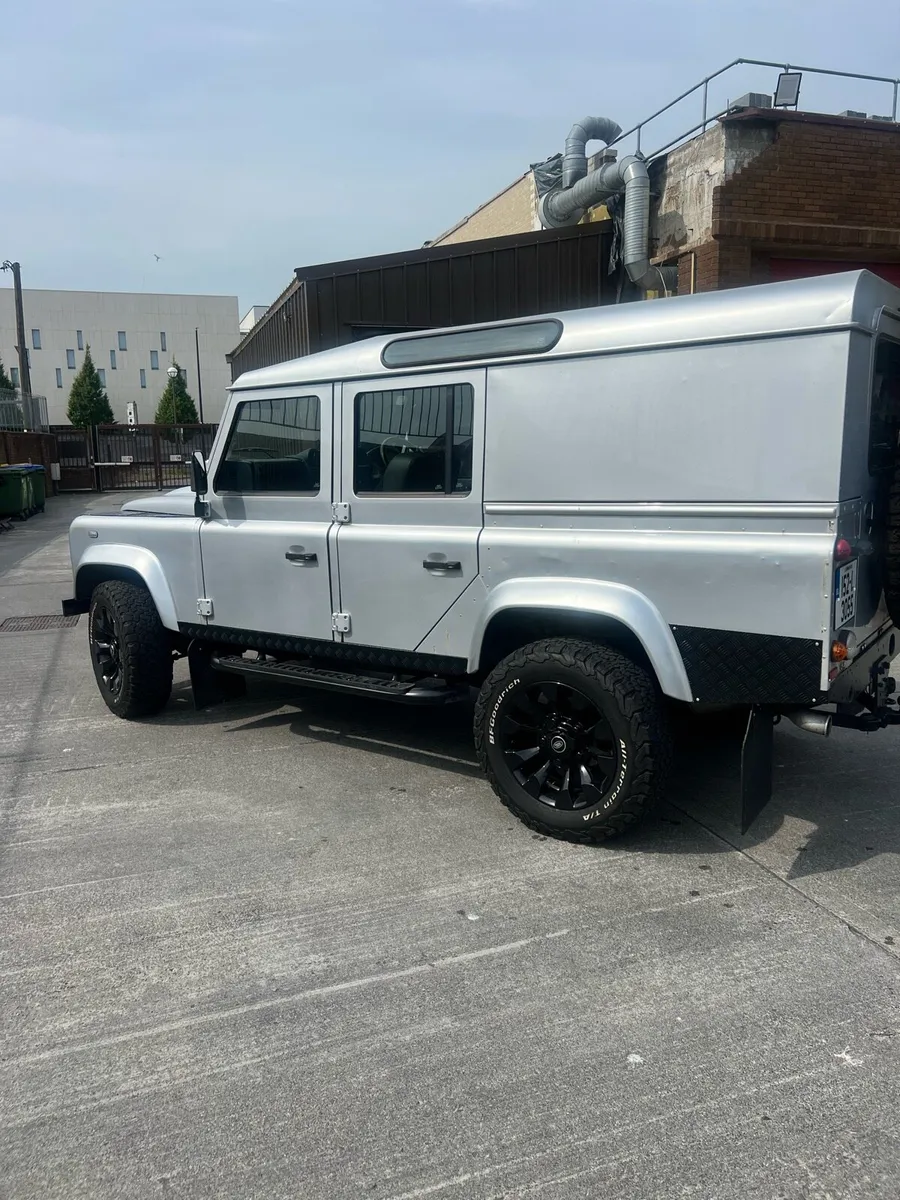 Land Rover Defender 110 2015 - Image 2