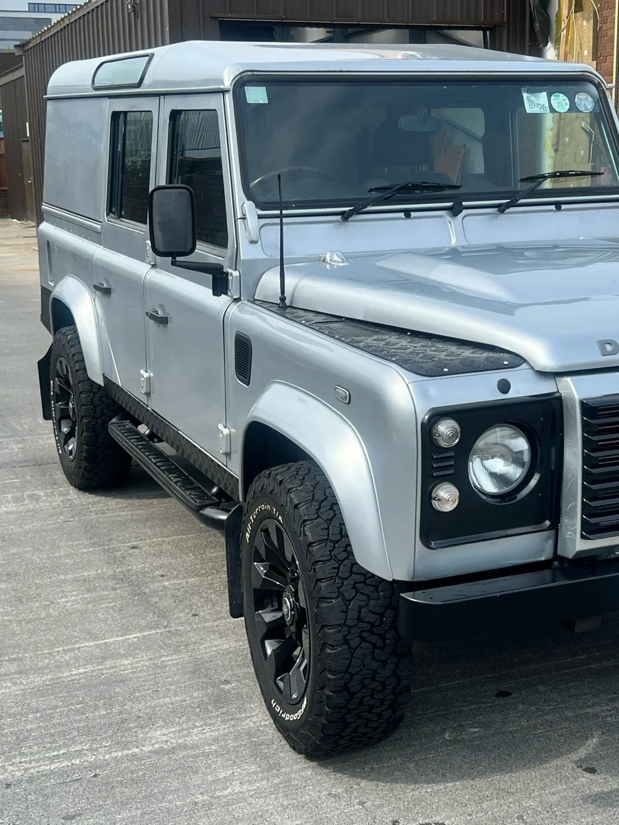 Land Rover Defender 110 2015 - Image 4