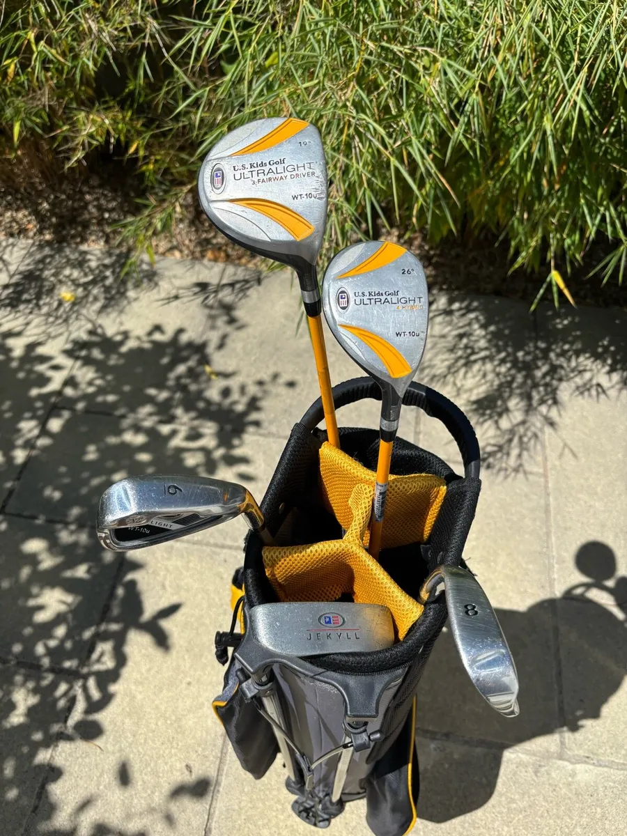 Kids Golf Clubs and Stand Bag - Image 2