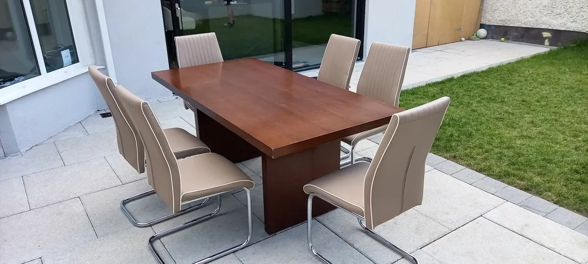 Table and Chairs - Image 1
