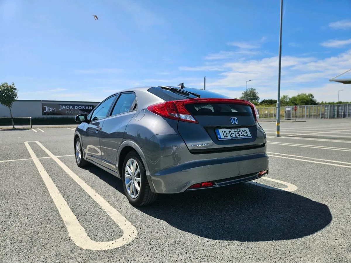 Honda Civic 1.8i-VTEC low mileage - Image 4