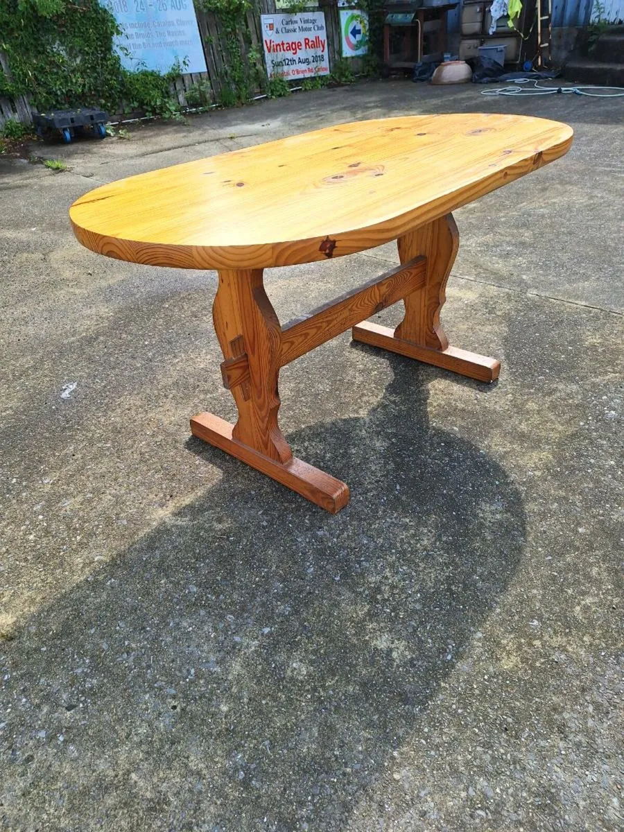 Solid sturdy kitchen table - Image 2