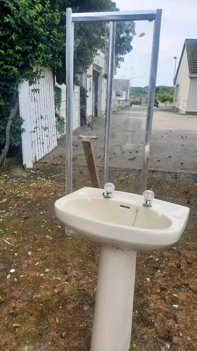 Bathroom Sanitary ware - Image 3