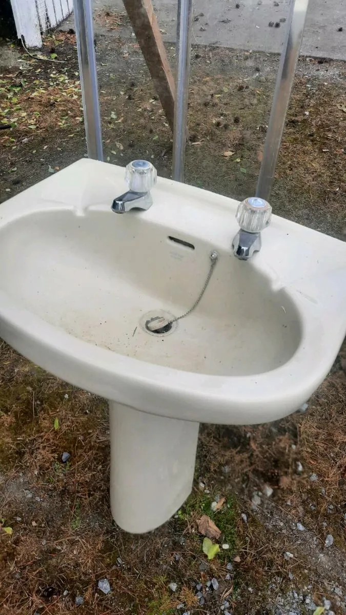 Bathroom Sanitary ware - Image 4