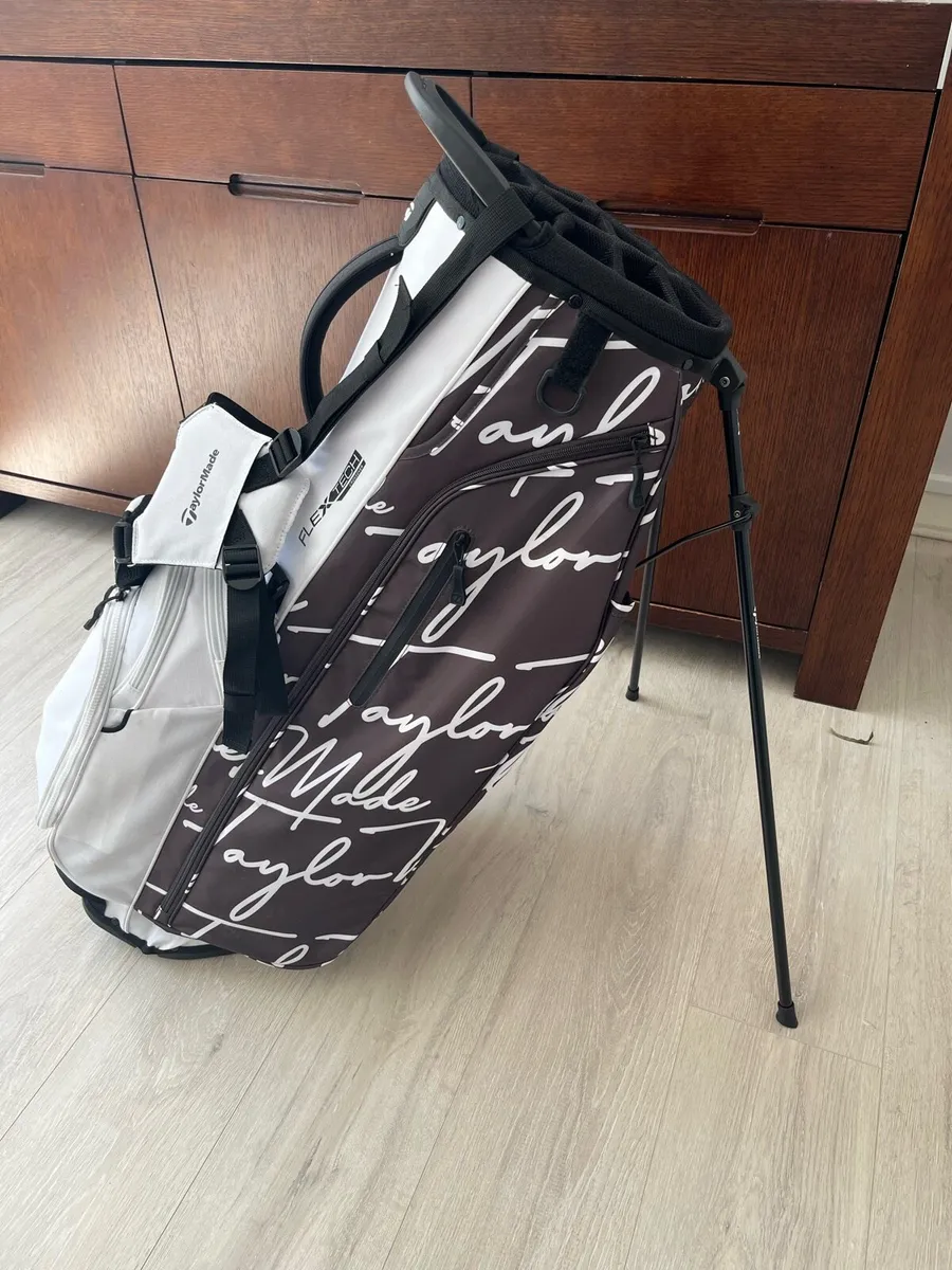 Taylormade FlexTech Stand Bag - Image 1