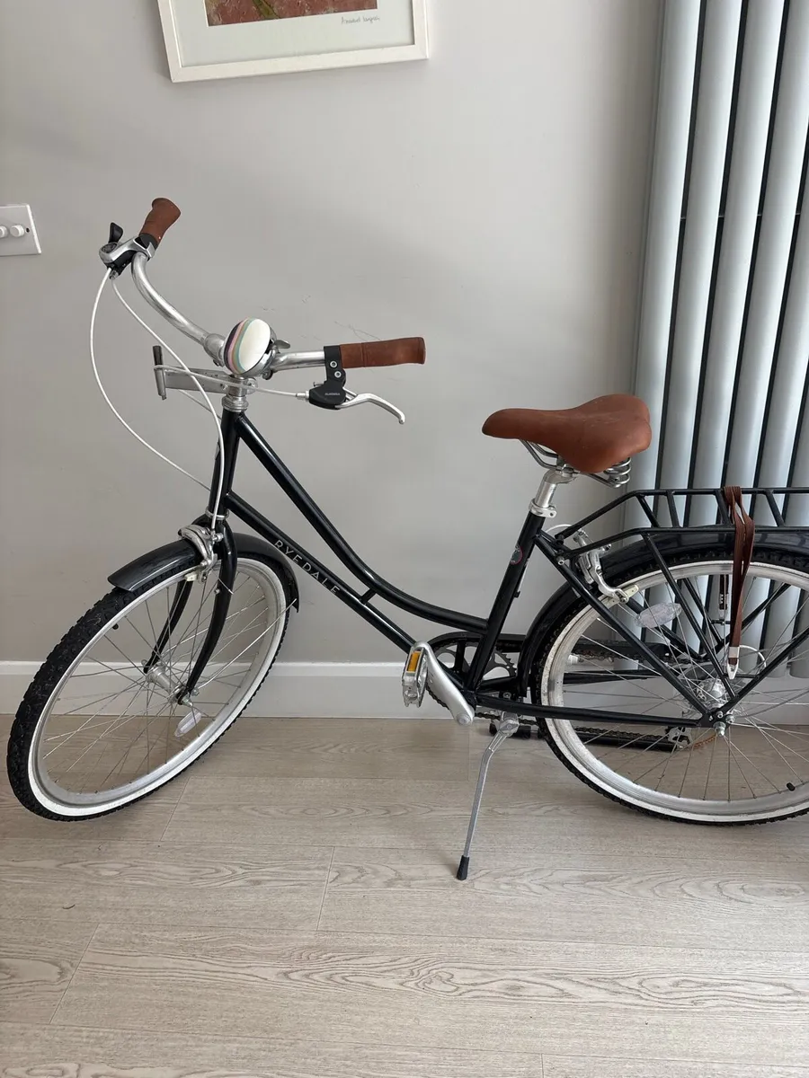 Ladies bicycle - Image 1