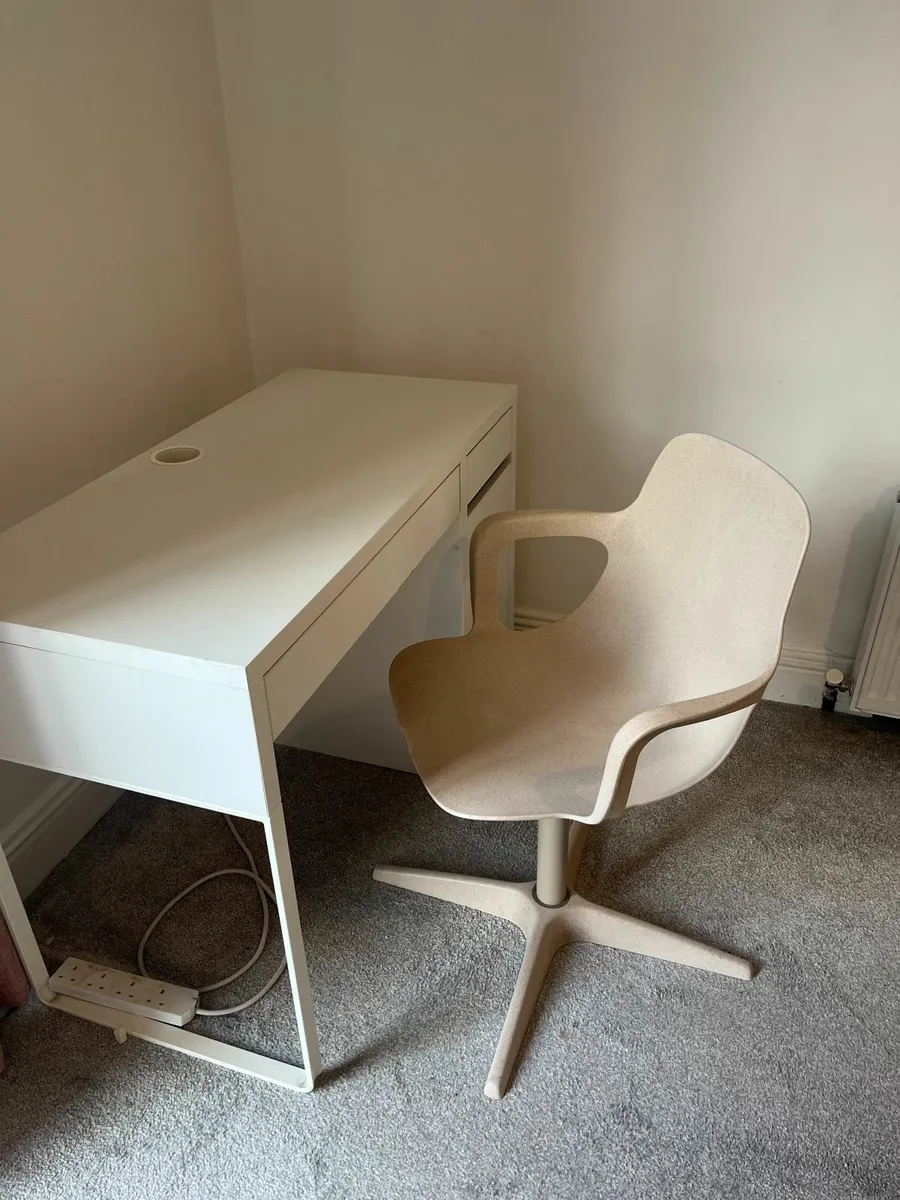 office desk and chair