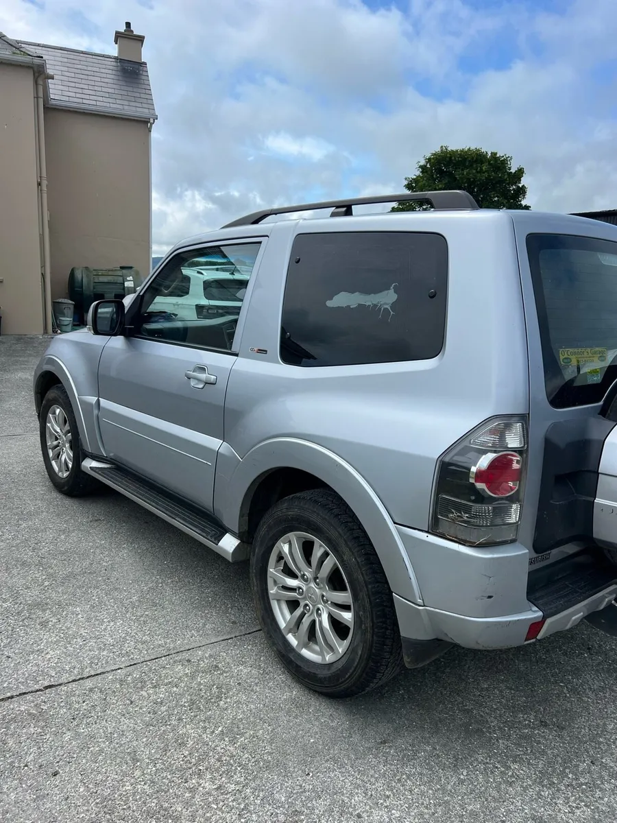 Mitsubishi Pajero - Image 3