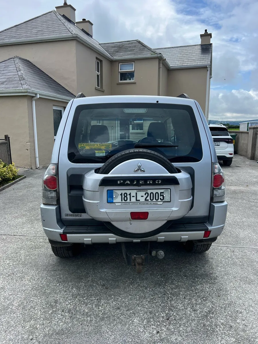 Mitsubishi Pajero - Image 4