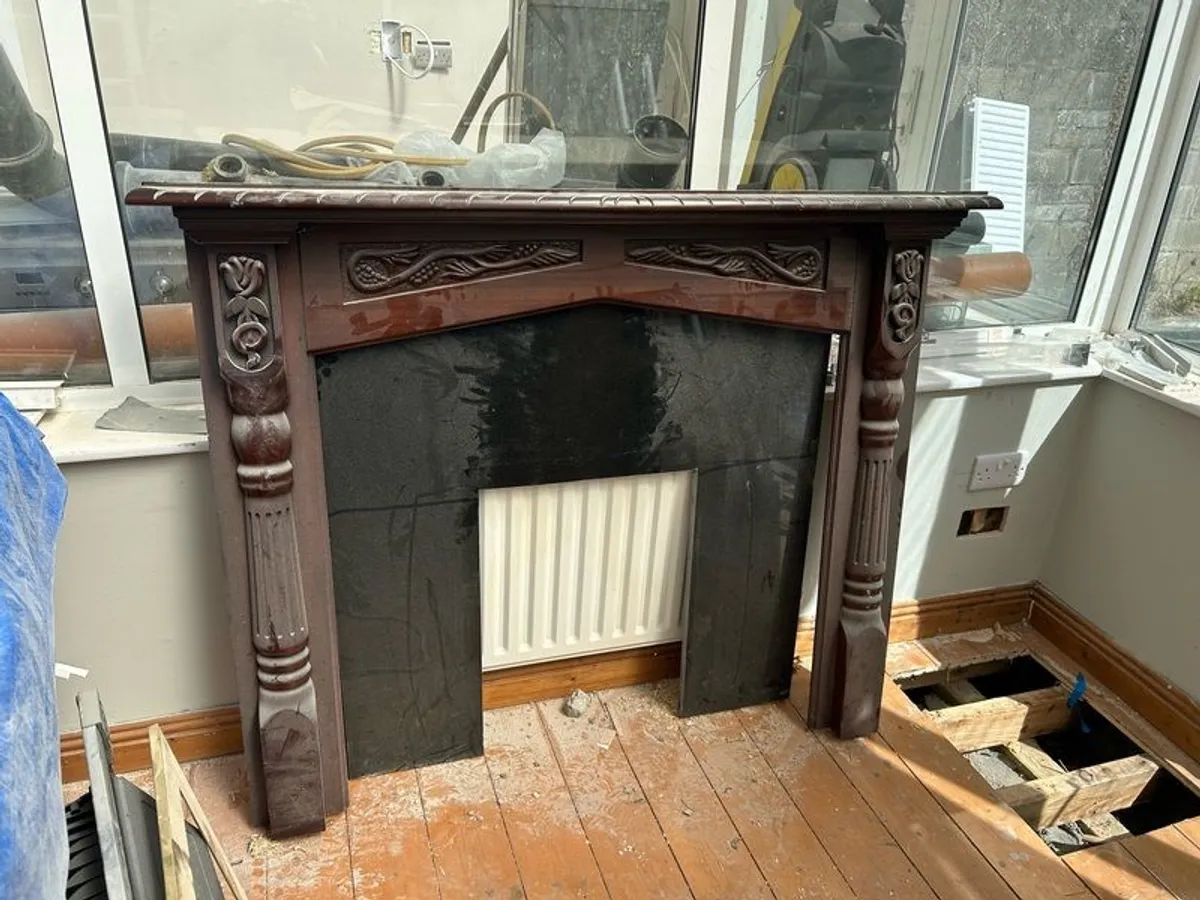 front door / fireplace - Image 2