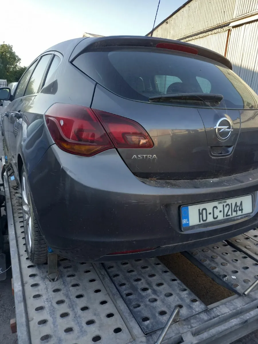 Opel Astra 1.7CDI for parts - Image 3