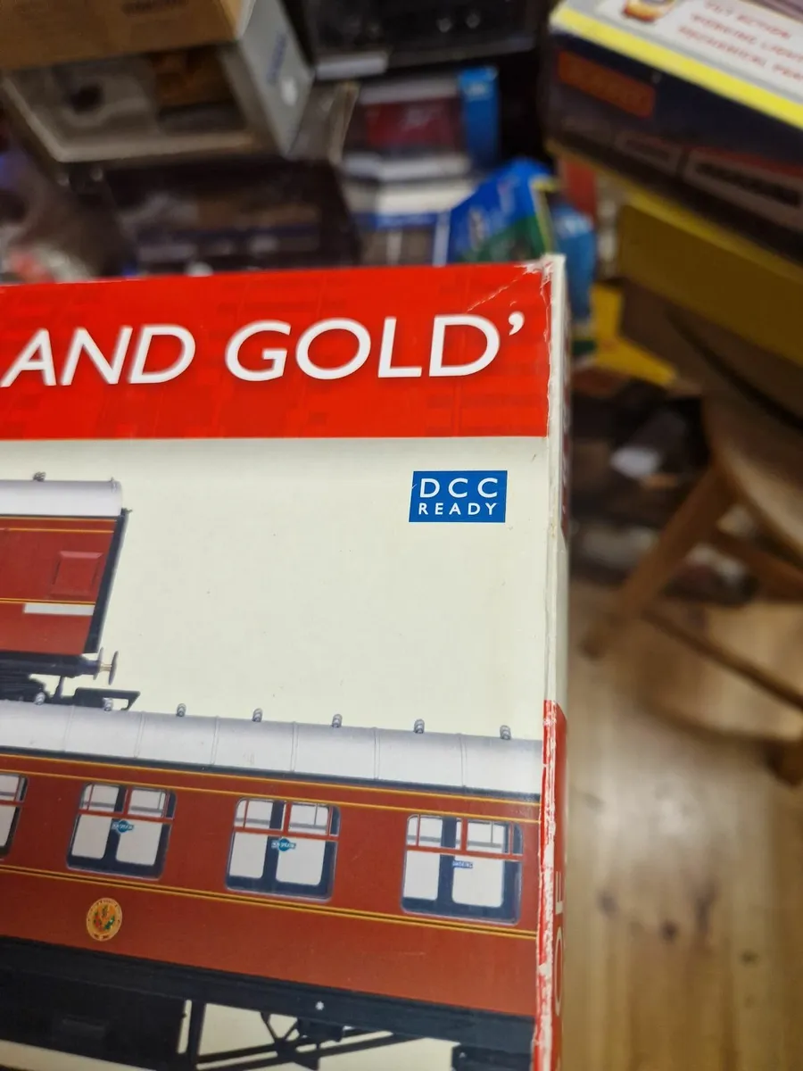 Hornby OO Gauge The Days of Red and Gold - Image 2