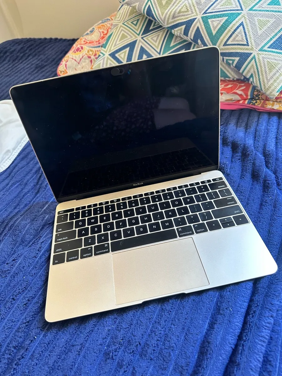 Apple Macbook 2017 12 inches - Image 2