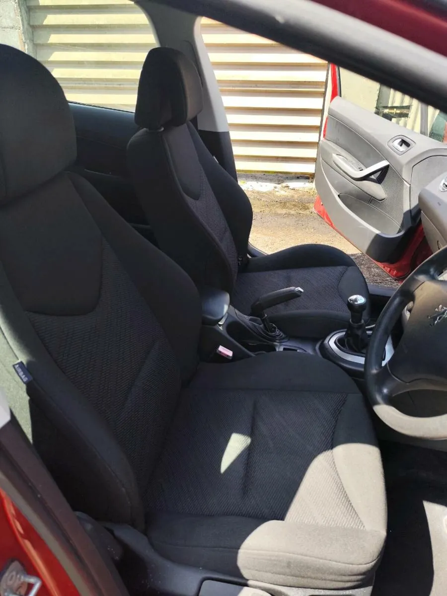2008 Peugeot 308 - Image 2