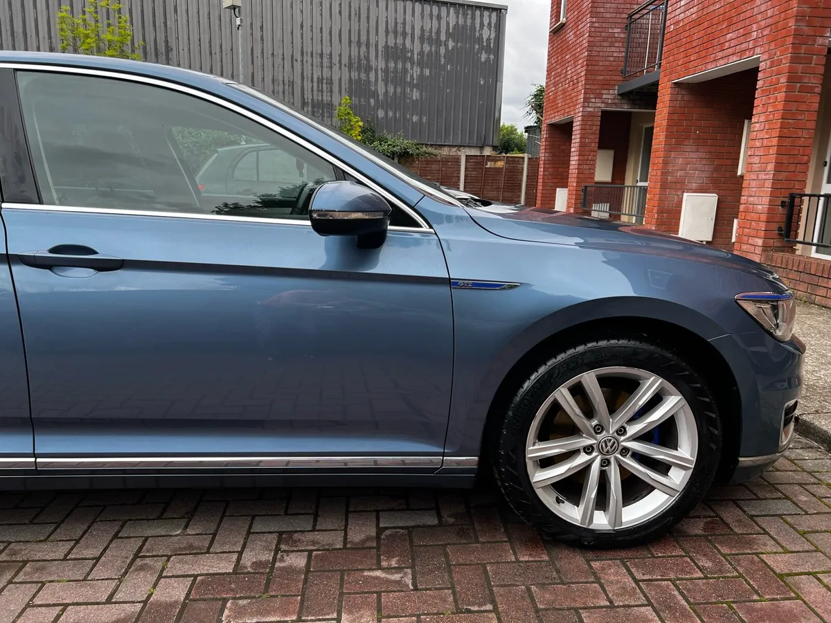 VW Passat GTE - Image 3