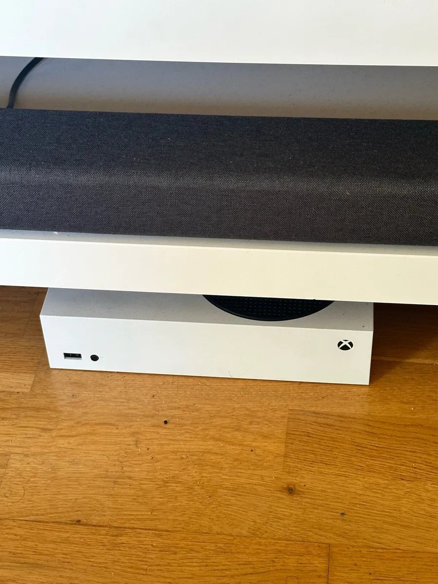 Xbox Series S - Image 1