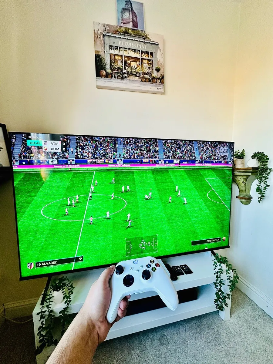 Xbox Series S - Image 3
