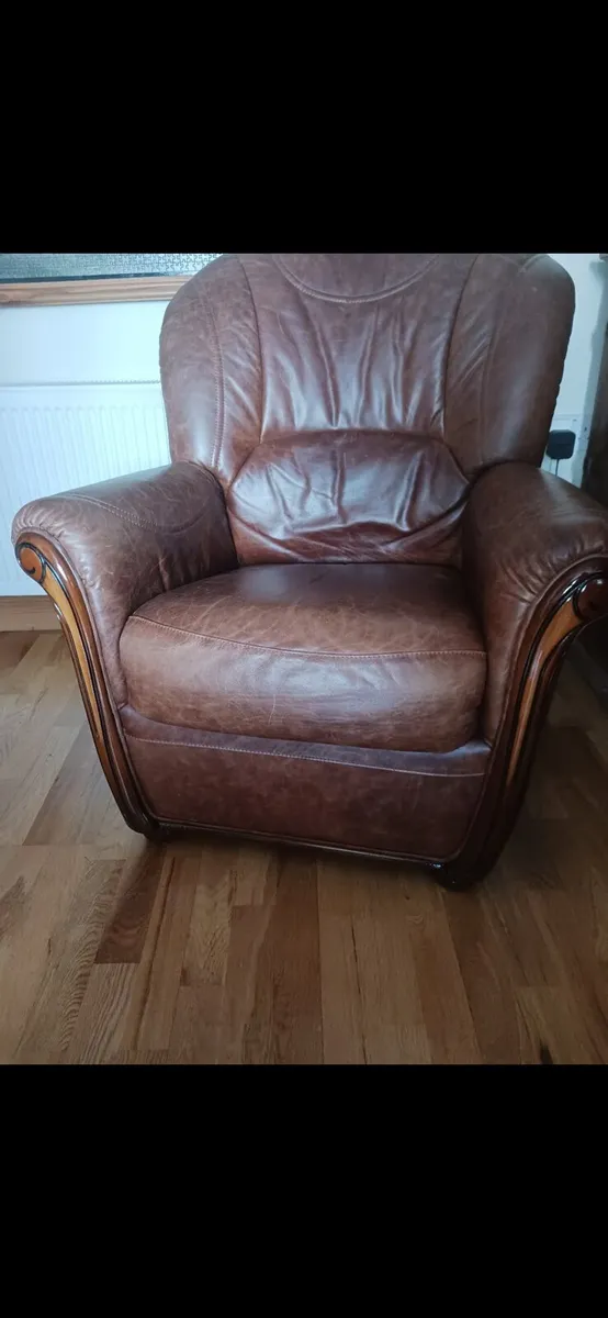 Couch and arm chairs - Image 2