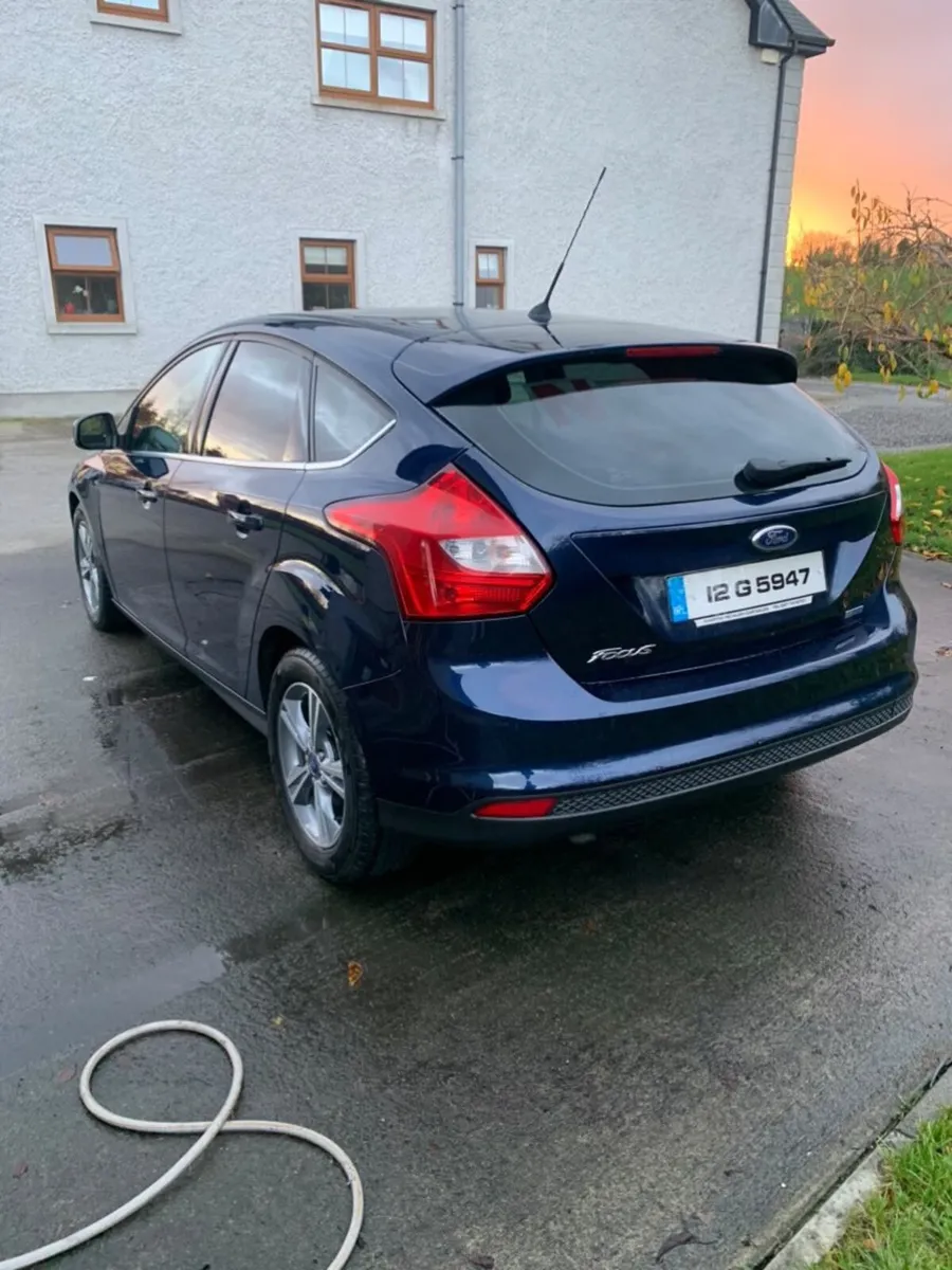 Ford Focus 2012 - Image 2