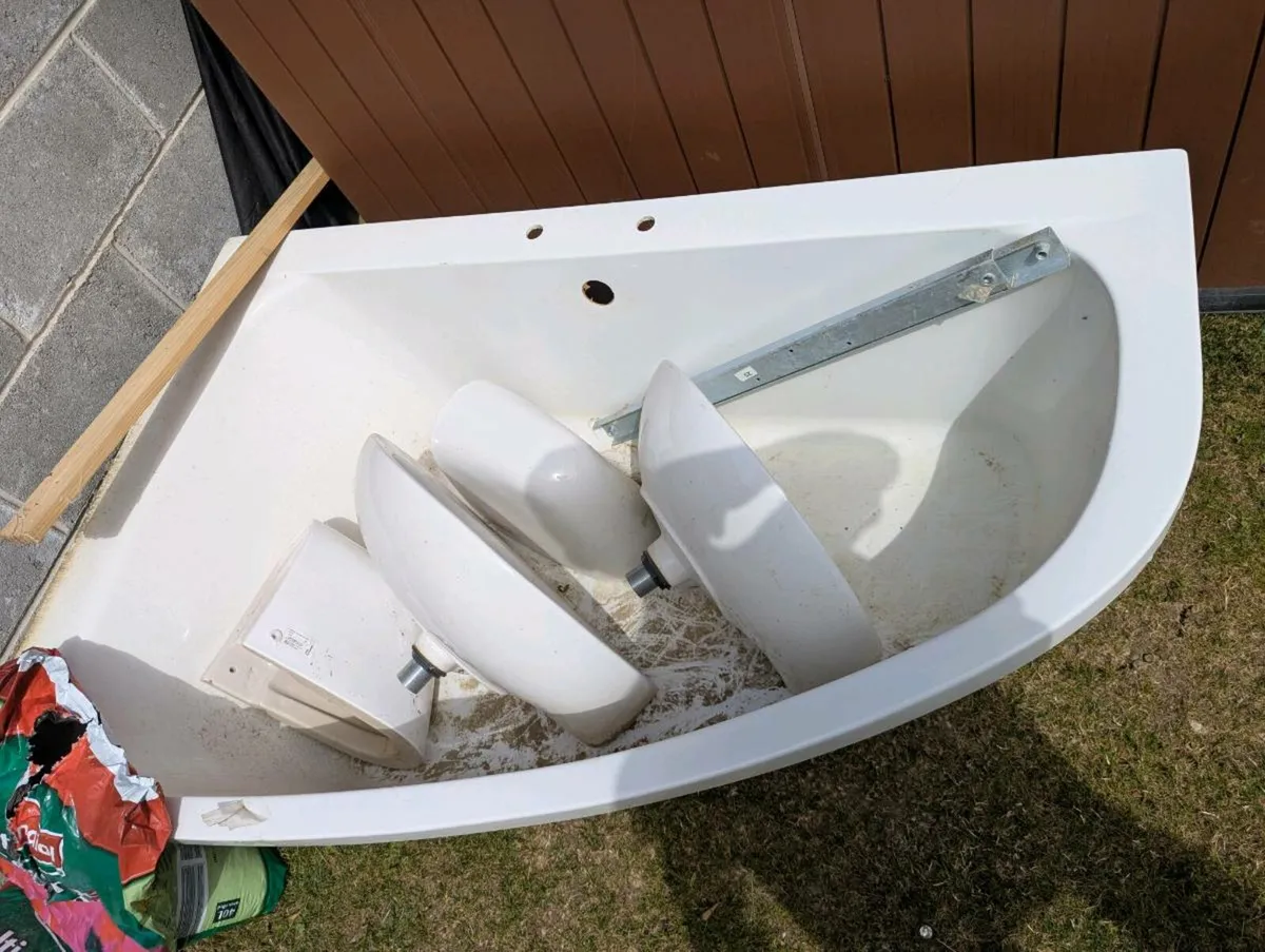 Free bath & sinks
